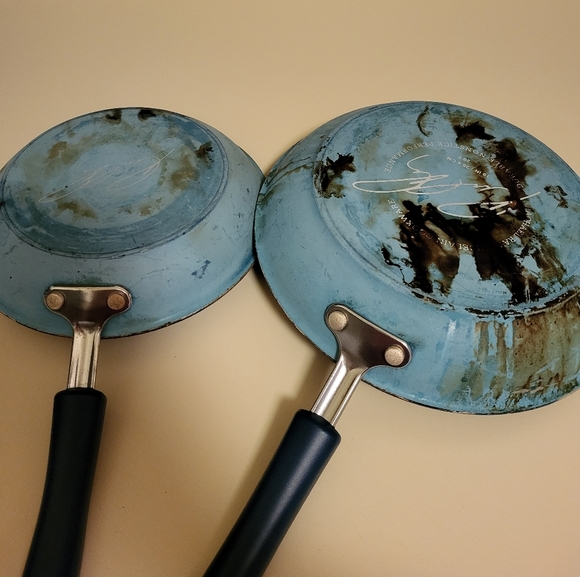 Skillets - Picture 2 of 4